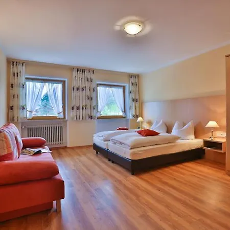 Penzion Gaestehaus Heissenlehen 3*