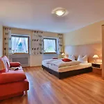 Pensjonat Gaestehaus Heissenlehen 3*